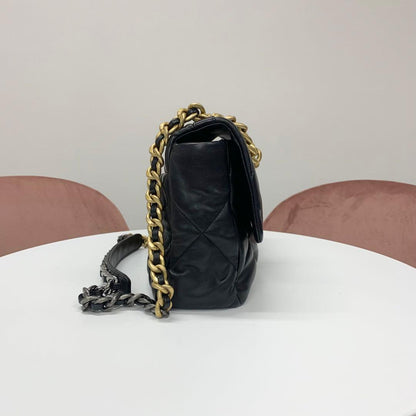 Chanel 19 CC Logo Ta on Rock Chain on Shoulder Bag — view 2