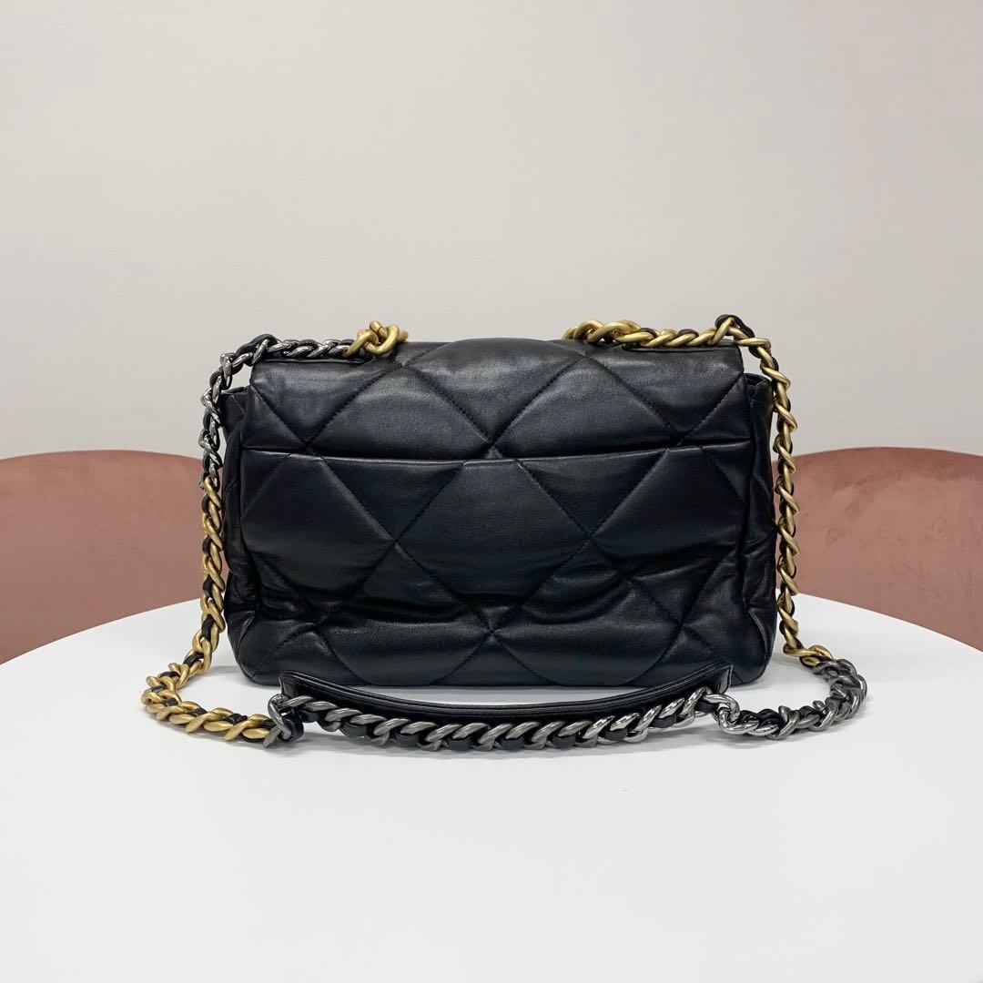 Chanel 19 CC Logo Ta on Rock Chain on Shoulder Bag — view 3