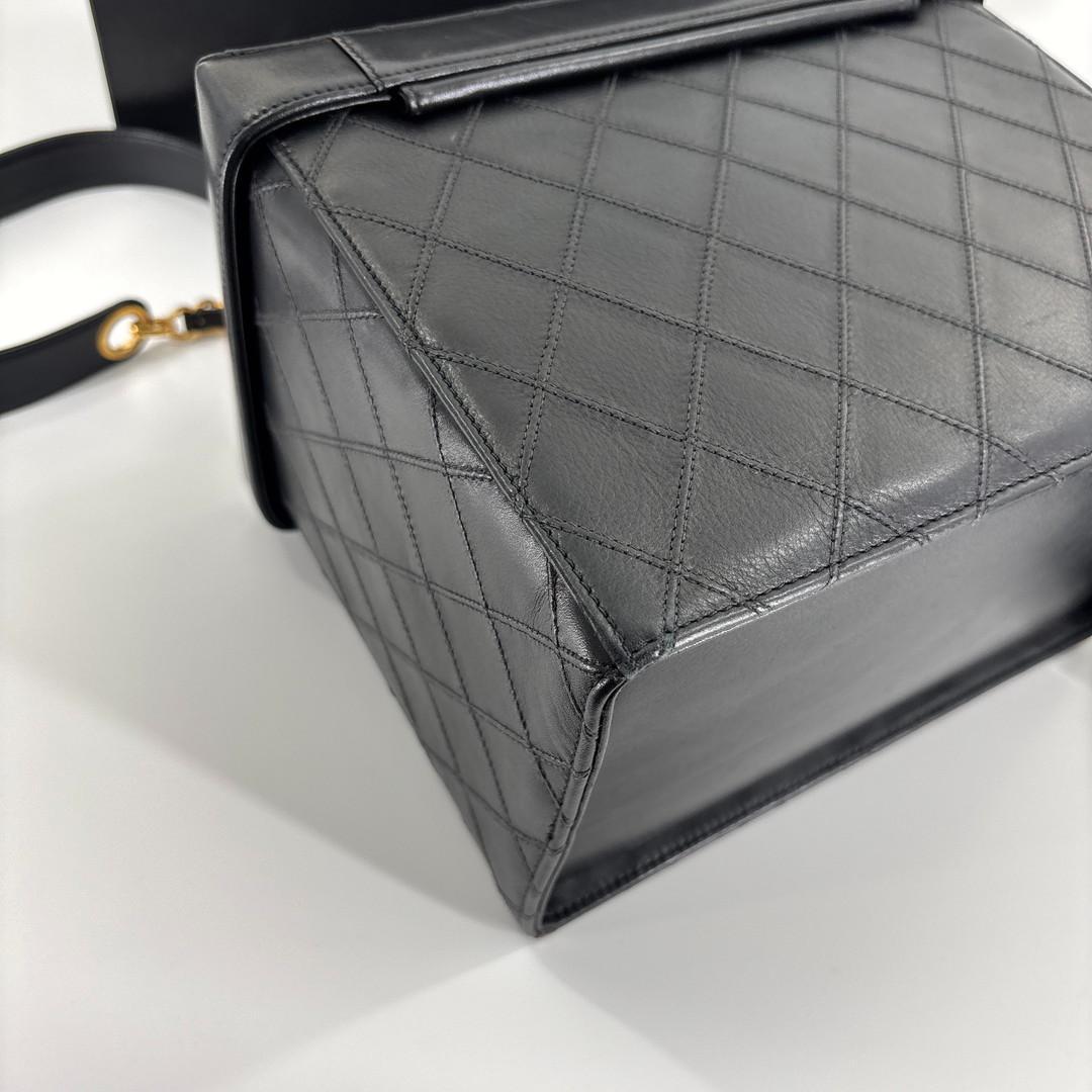 Ultra Chanel CC Bicolore Vanity Shoulder Bag Handbag