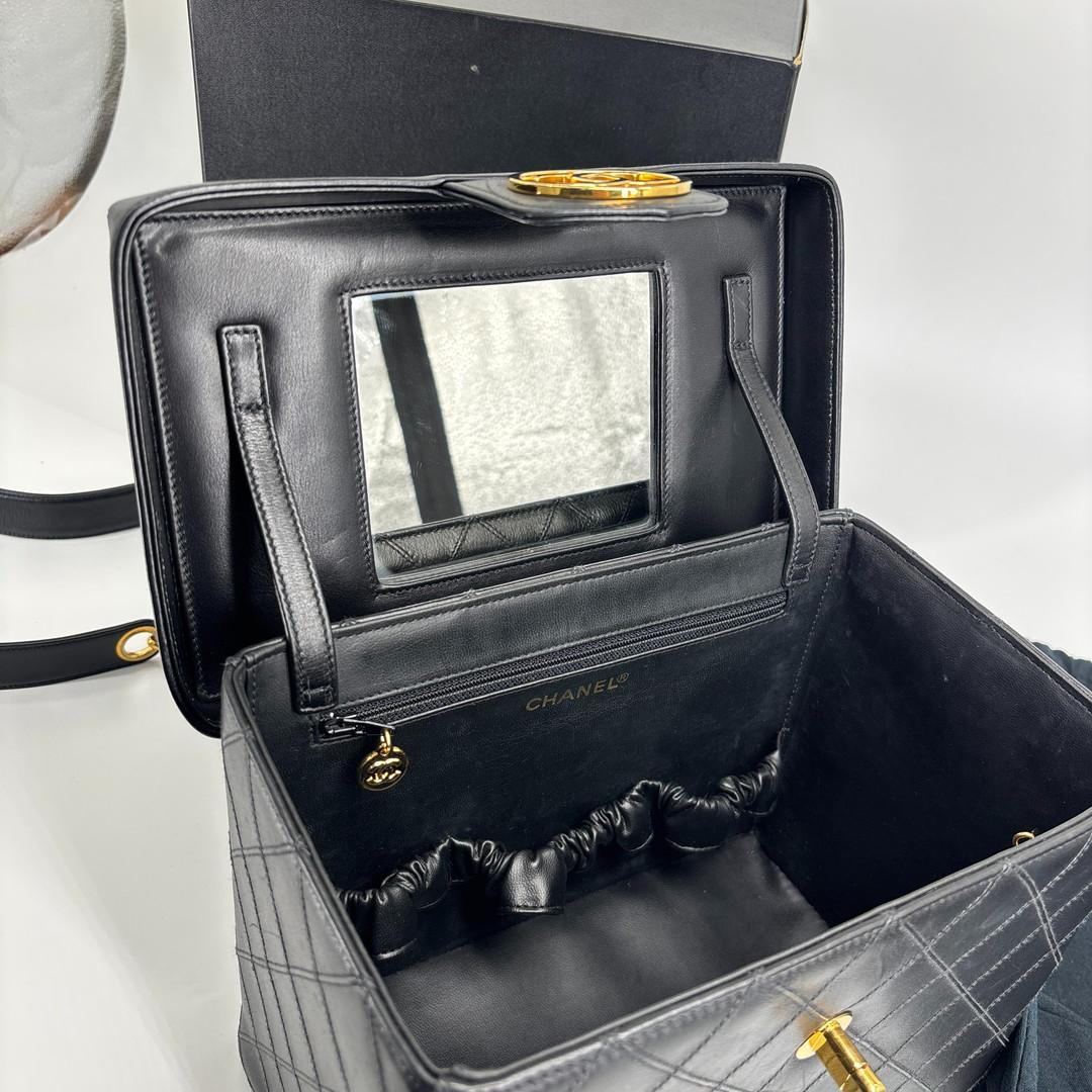 Ultra Chanel CC Bicolore Vanity Shoulder Bag Handbag