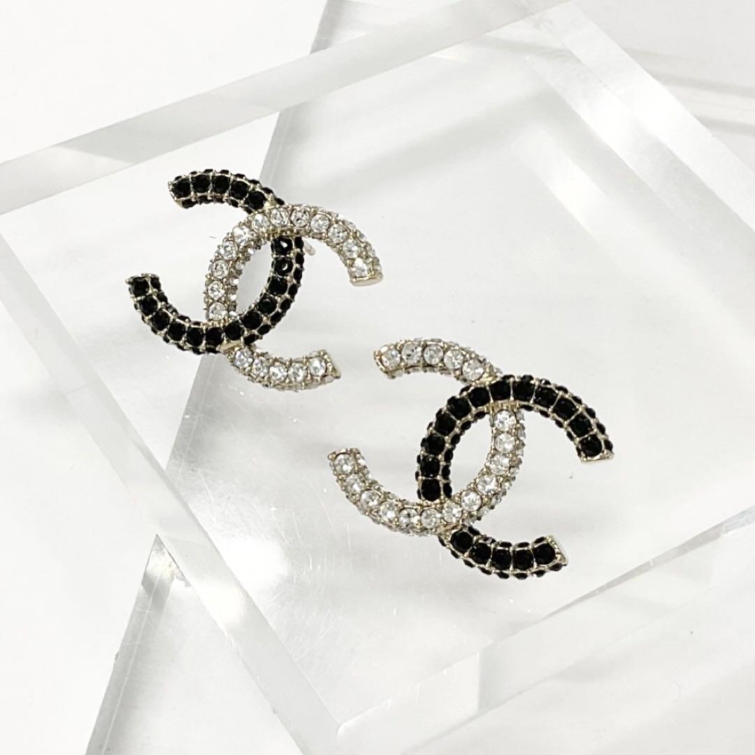 Chanel Earrings CC Logo Rhinestone Gold — view 2