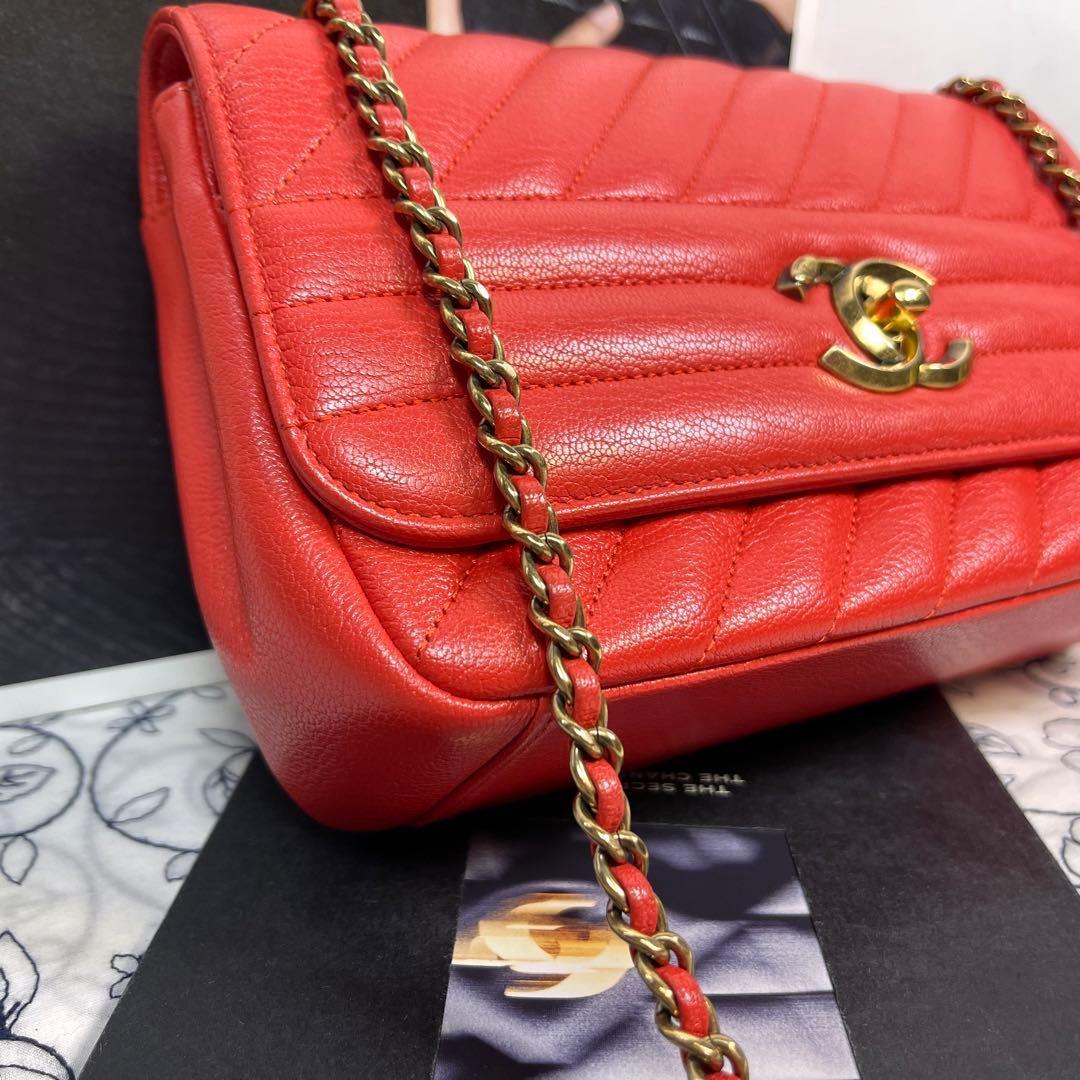 Chanel Mademoiselle Shoulder Bag Red Gold — view 4