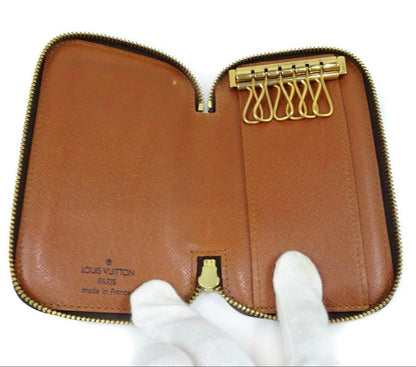 Louis Vuitton Monogram Pochette Zipper Key Case Key Holder — view 2