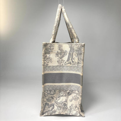 Dior Book Tote Toile de Jouy Zodiac — view 4