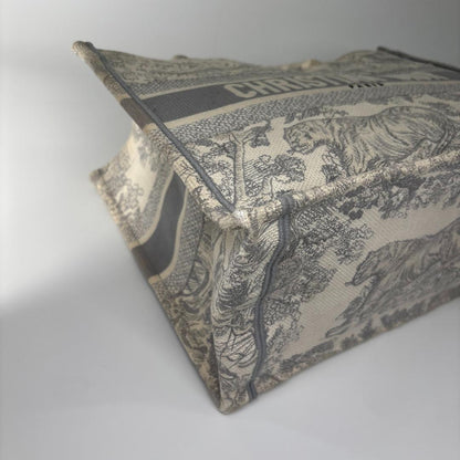 Dior Book Tote Toile de Jouy Zodiac — view 7