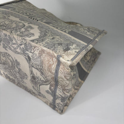 Dior Book Tote Toile de Jouy Zodiac — view 8