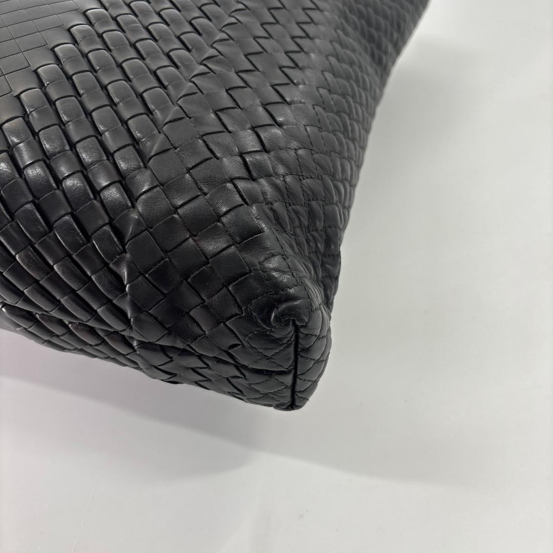 Bottega Veneta Super Intrecciato Tote Black — view 8