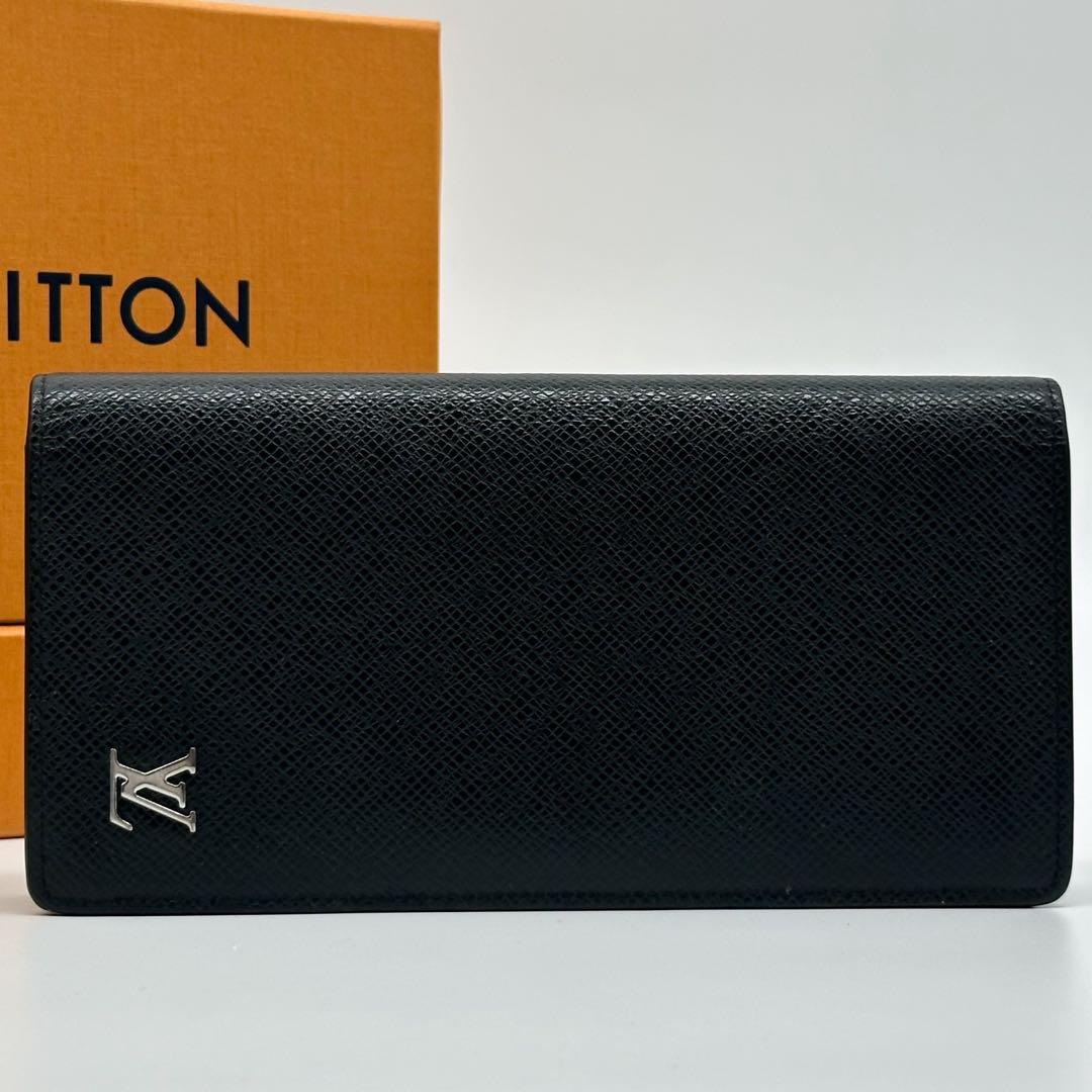 Louis Vuitton Portefeuille Brazza NM Taiga Silver Wallet — view 2