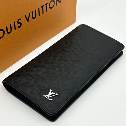 Louis Vuitton Portefeuille Brazza NM Taiga Silver Wallet — view 4