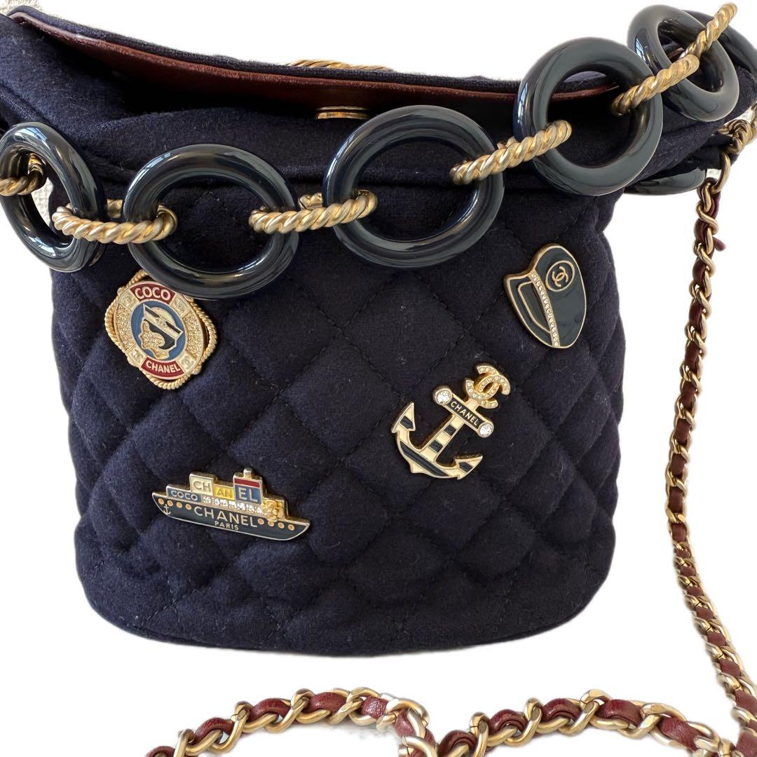 Chanel Classic Shoulder Bag — view 4