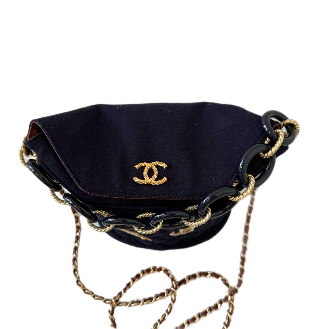 Chanel Classic Shoulder Bag — view 6