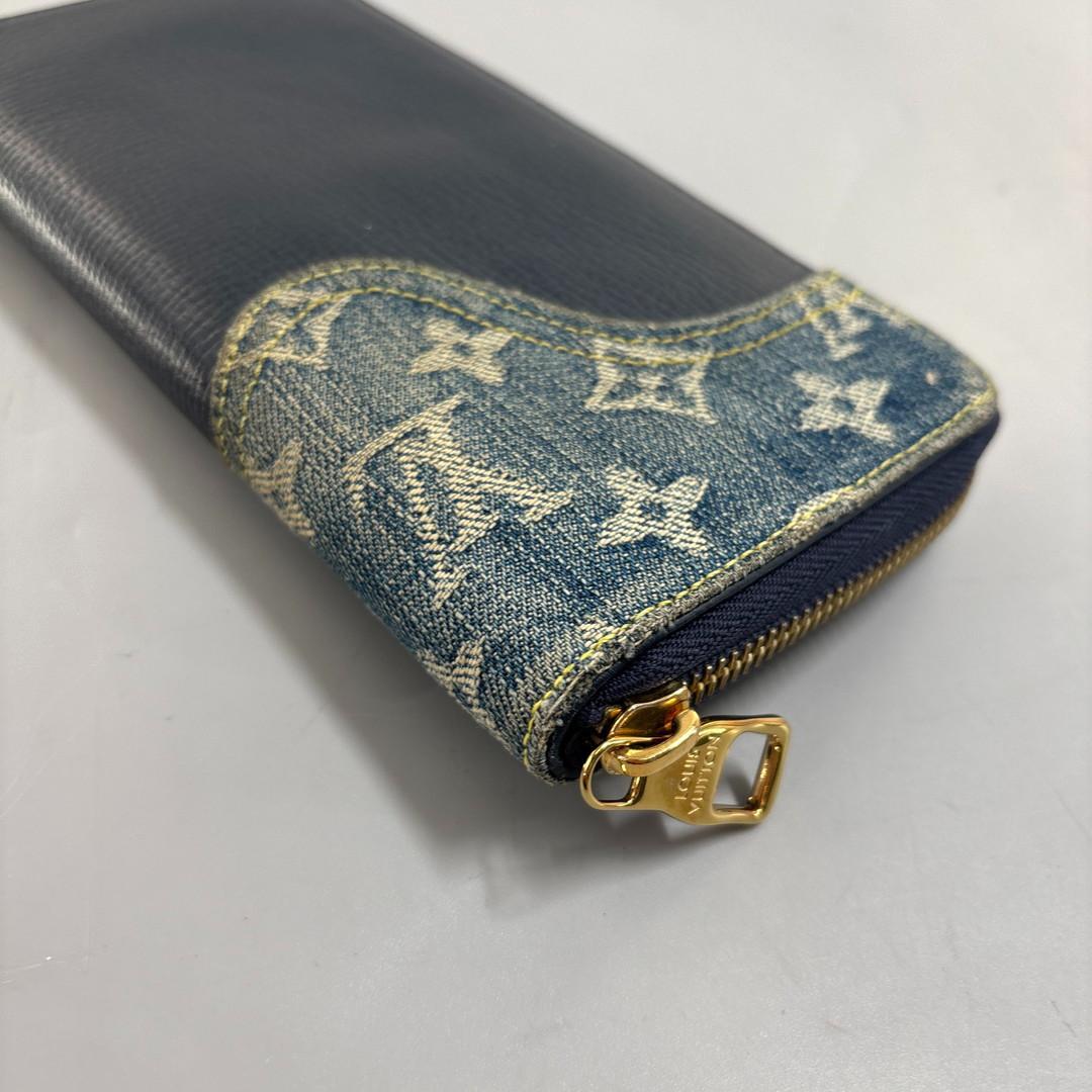 Ultra Louis Vuitton NIGO Collaboration Monogram Denim Zippy Wallet