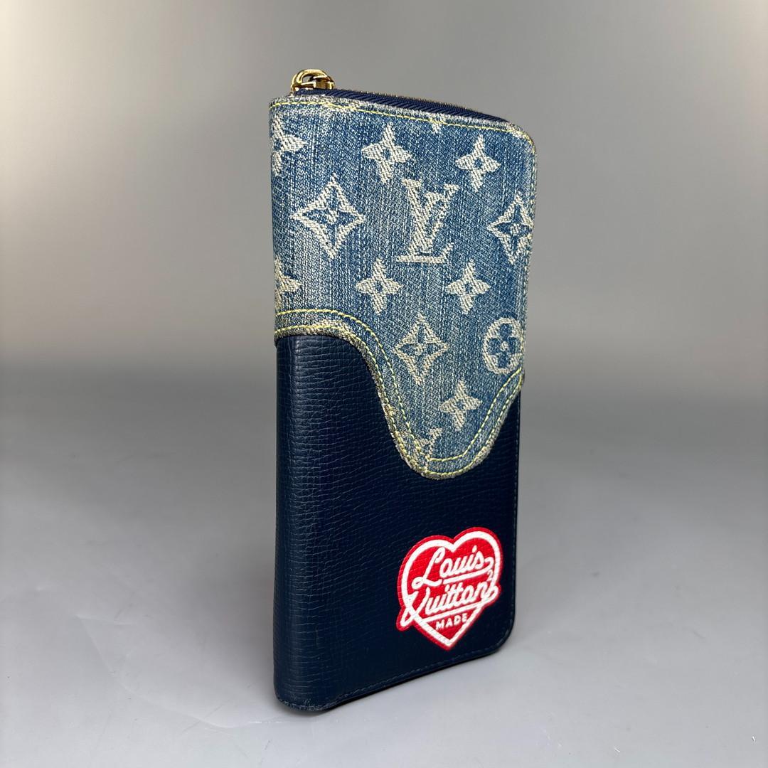 Ultra Louis Vuitton NIGO Collaboration Monogram Denim Zippy Wallet