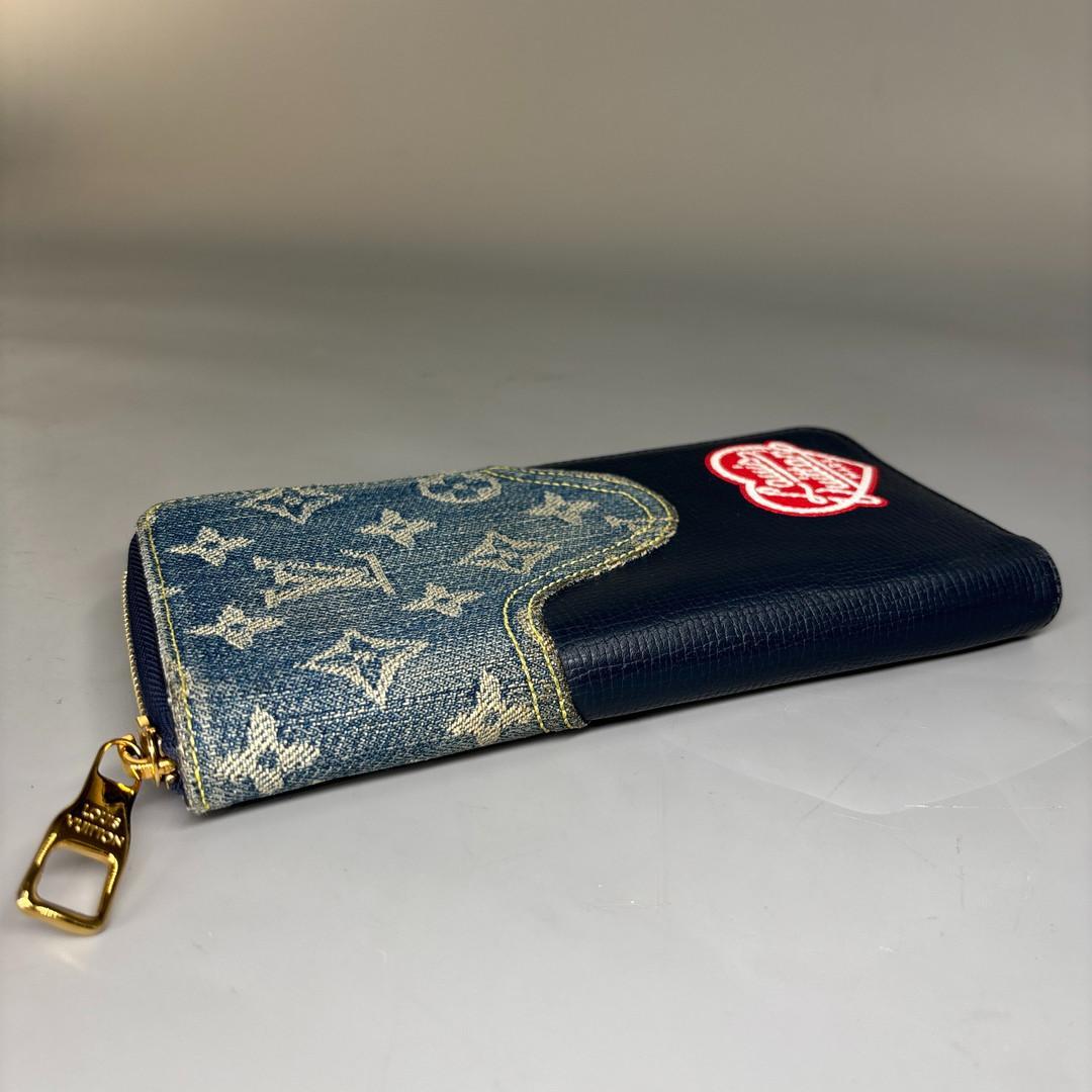 Ultra Louis Vuitton NIGO Collaboration Monogram Denim Zippy Wallet