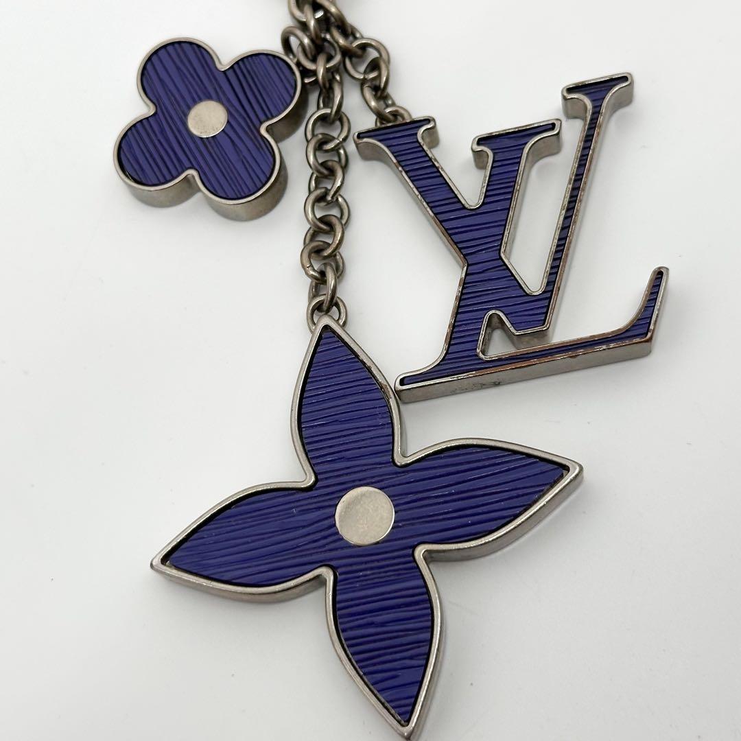 Louis Vuitton Bijou Sac Fleur Epi Silver Porte Cles Key Holder — view 5