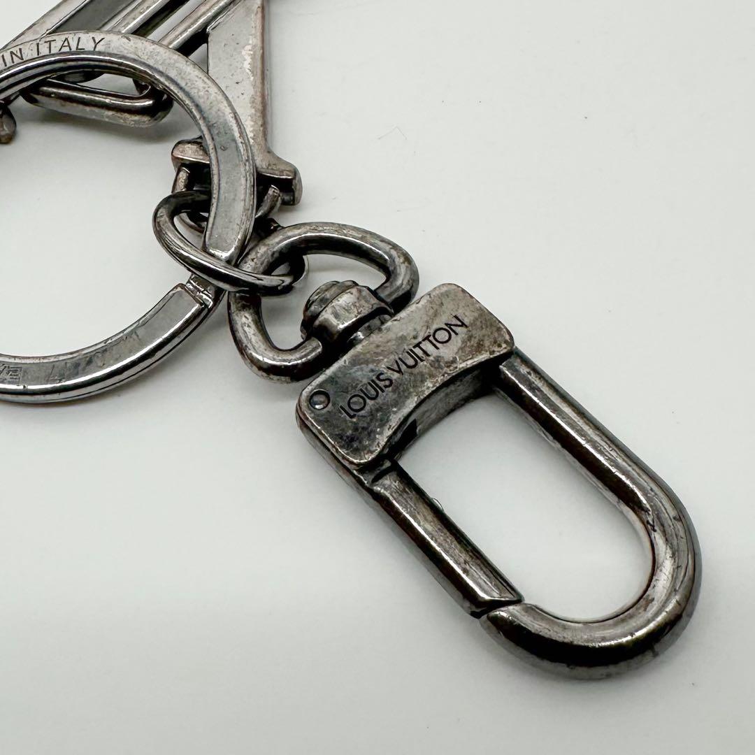 Louis Vuitton Porte Cles LV Initial Silver New Wave Charm — view 8
