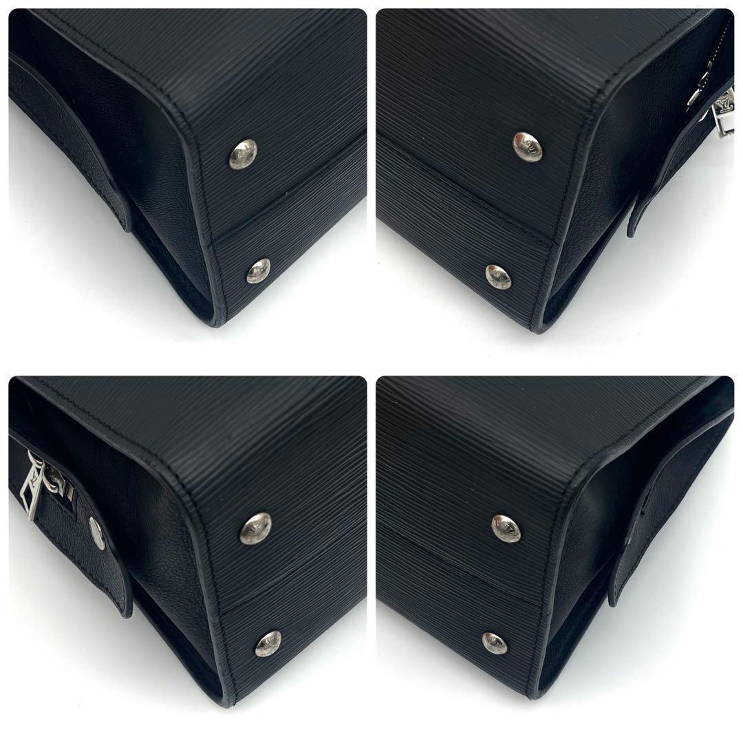 Louis Vuitton Epi Vaneau MM Noir Black Shoulder Handbag — view 8