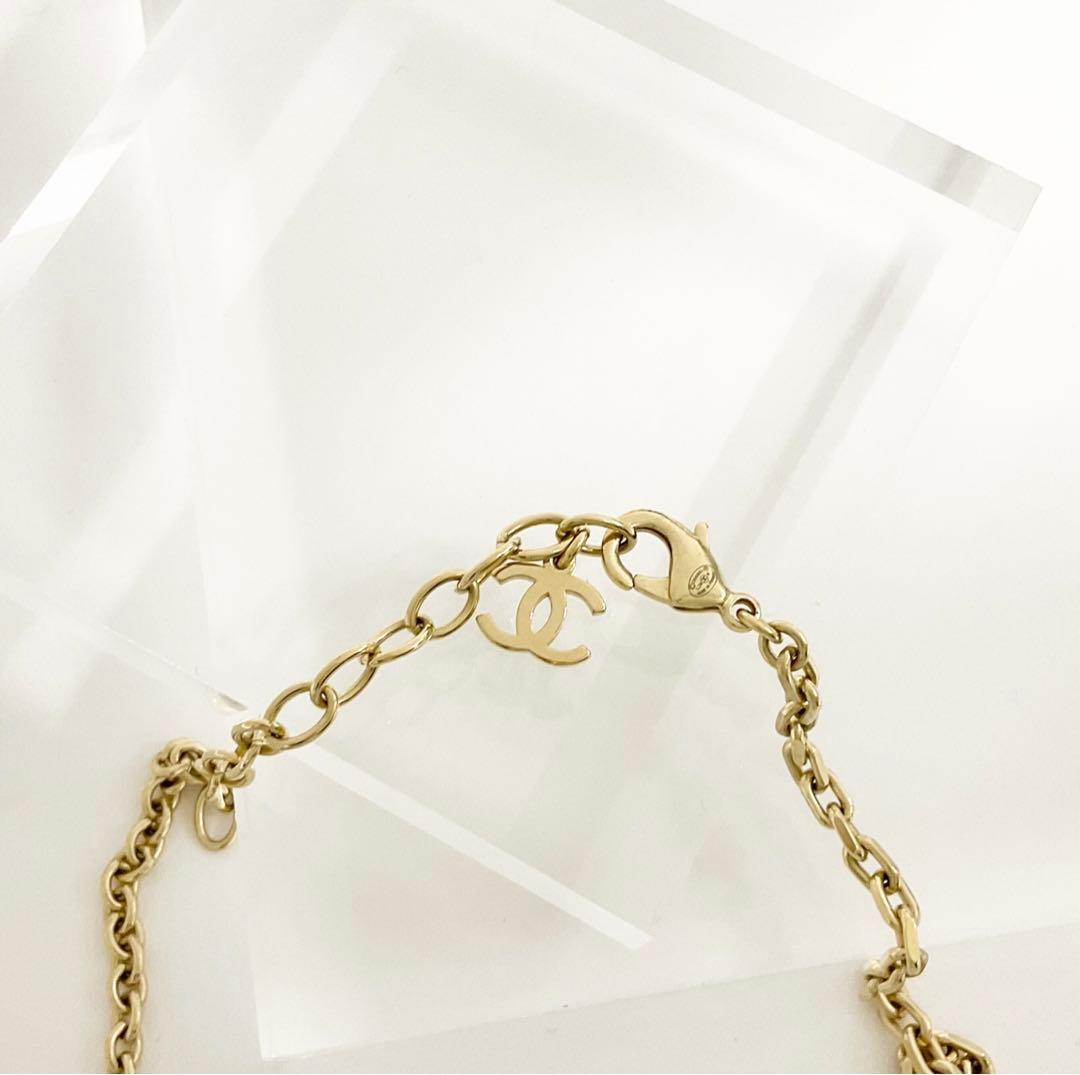 Chanel Necklace CC Logo Plate Gold — view 5