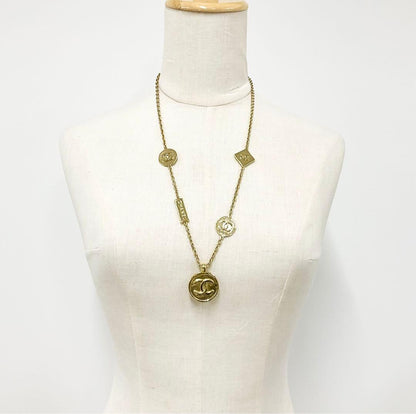 Chanel Necklace CC Logo Plate Gold — view 6