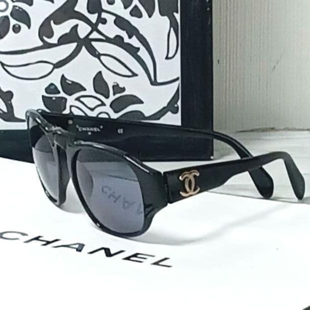 Chanel Sunglasses Black CC Logo GD Wellington Eyewear — view 2