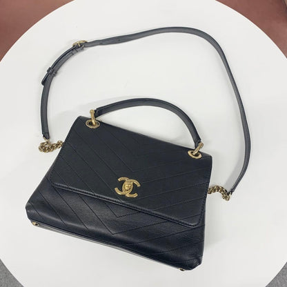 Chanel CC Logo Chain 2-Way Shoulder Bag — view 5