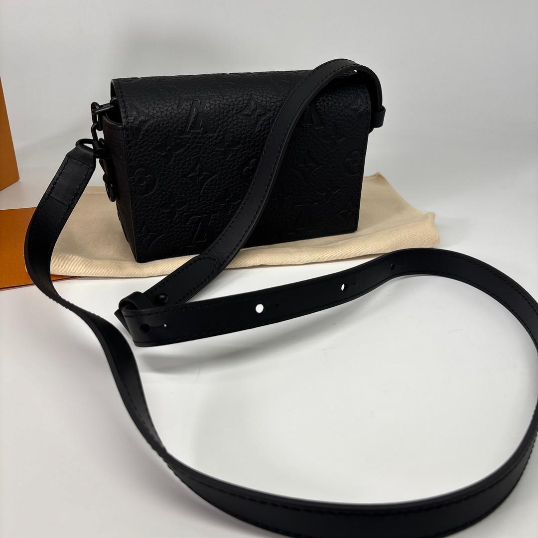 Louis Vuitton Taurillon Monogram Steamer Shoulder Bag — view 5