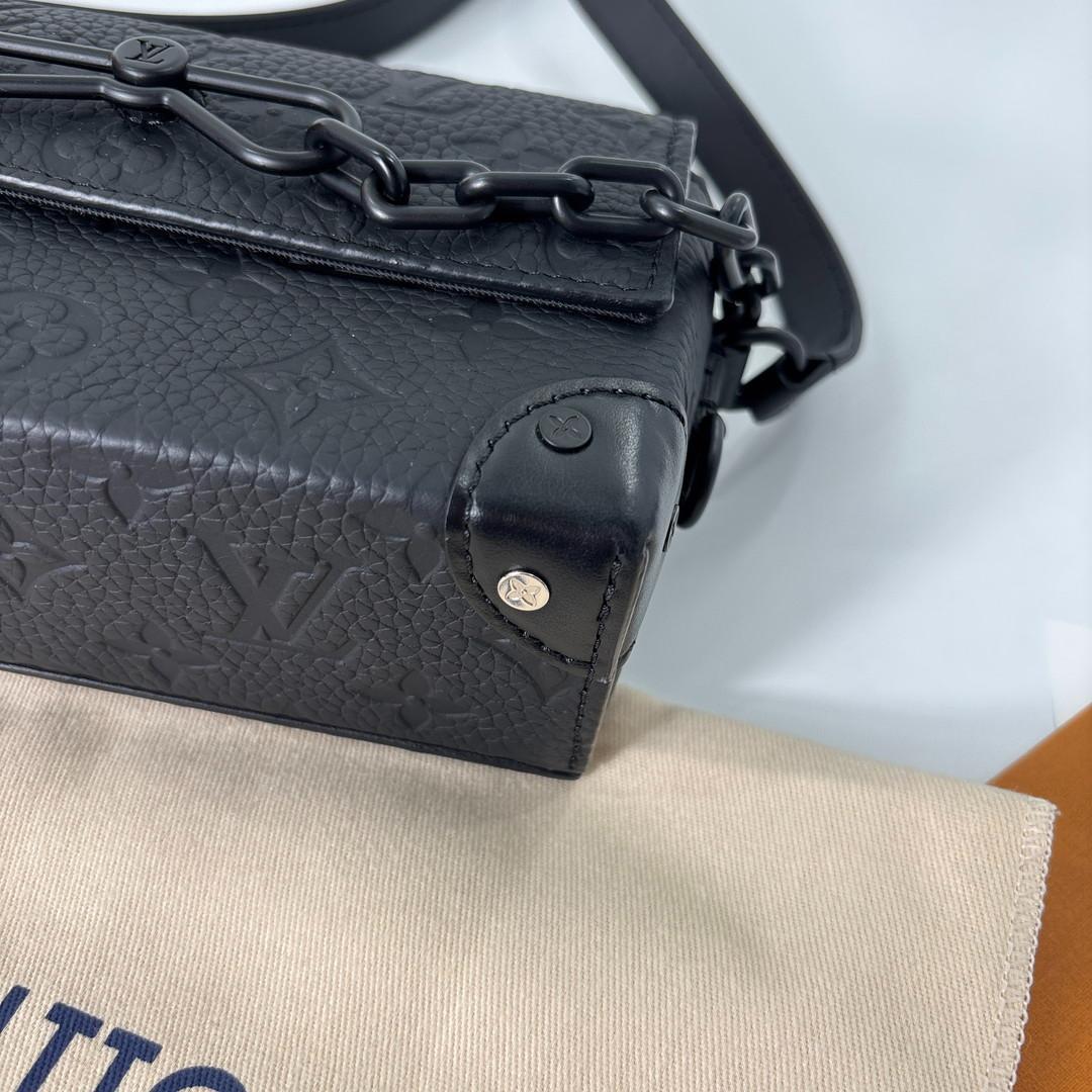 Louis Vuitton Taurillon Monogram Steamer Shoulder Bag — view 7