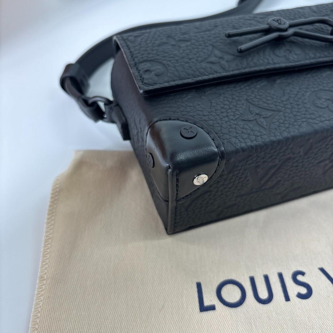Louis Vuitton Taurillon Monogram Steamer Shoulder Bag — view 8