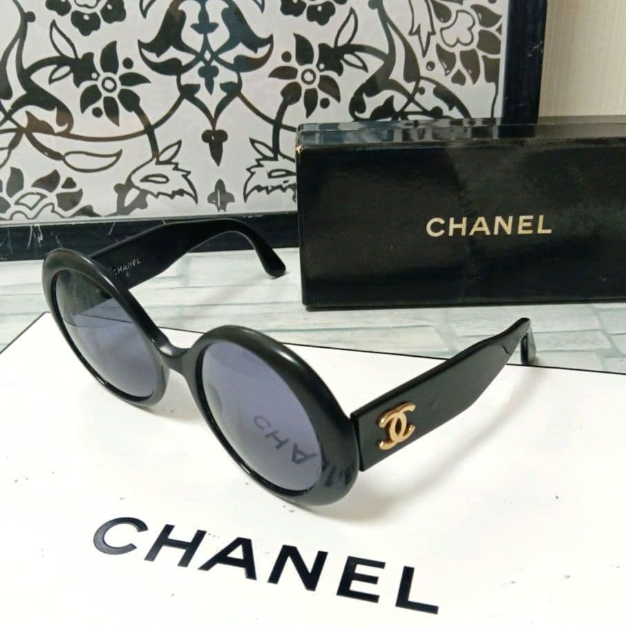 Chanel Sunglasses CC Logo Black Gold Round Eyewear