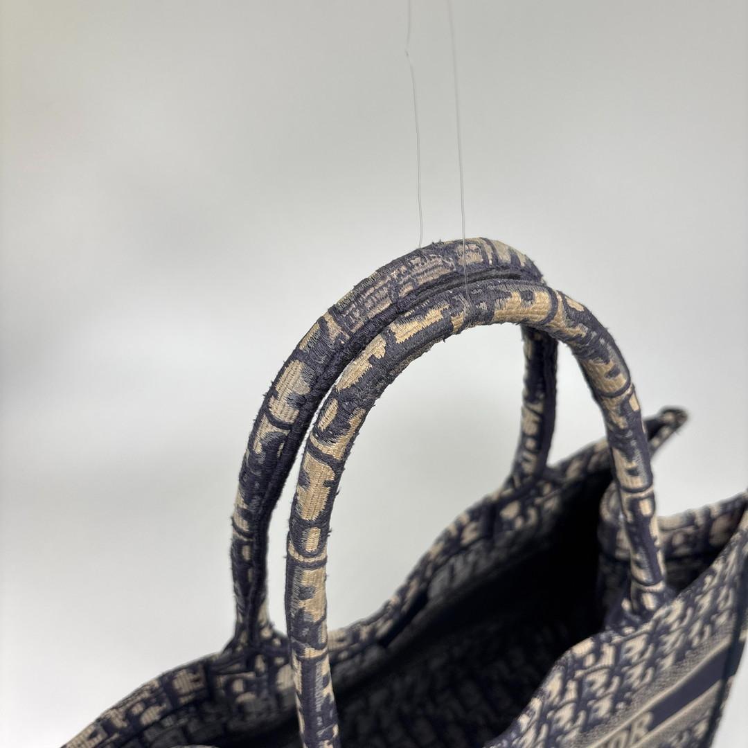 Dior Trotter Book Tote Medium — view 6