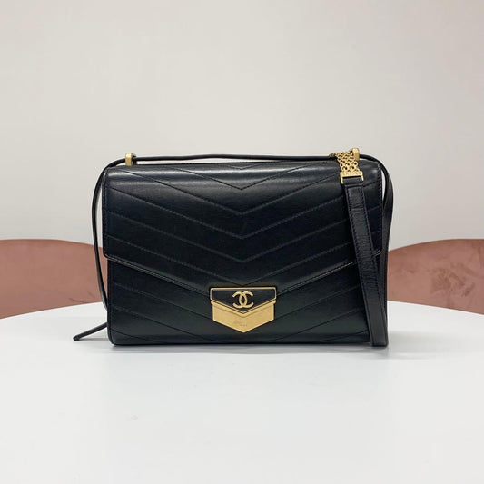 Chanel CC Logo Chez Blanc Medal Flap Stitch Shoulder Bag