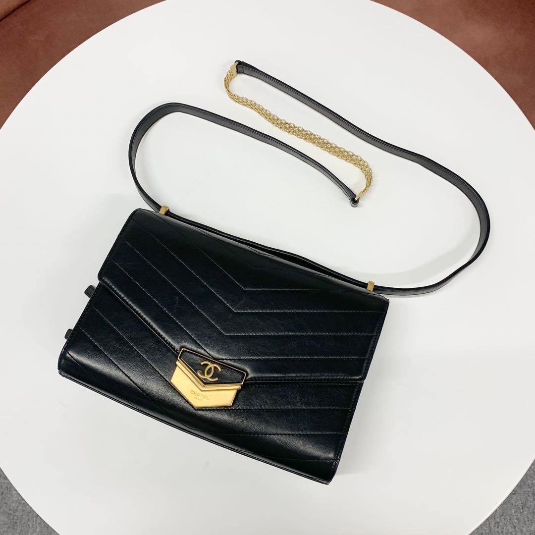 Chanel CC Logo Chez Blanc Medal Flap Stitch Shoulder Bag — view 5