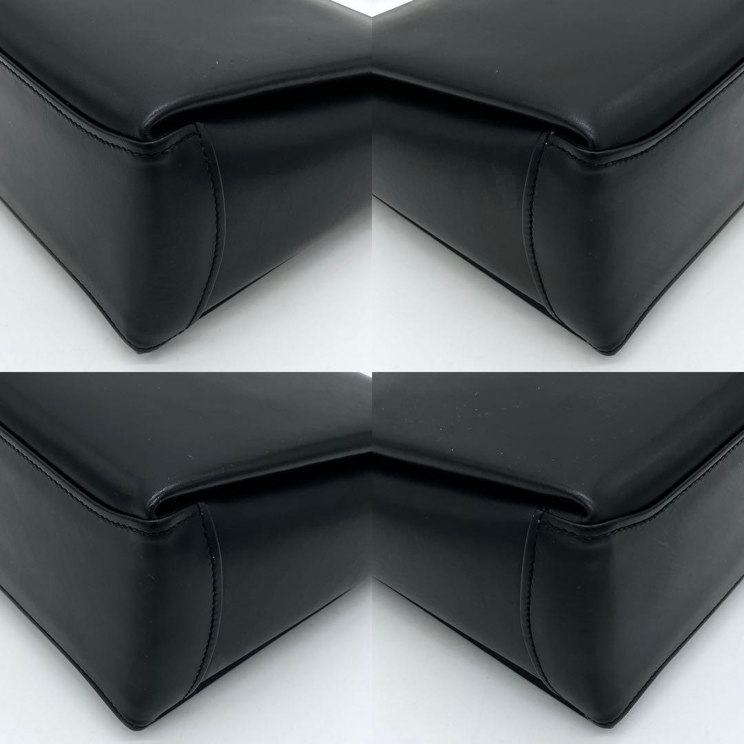 Gucci Handbag Leather Black Turnlock