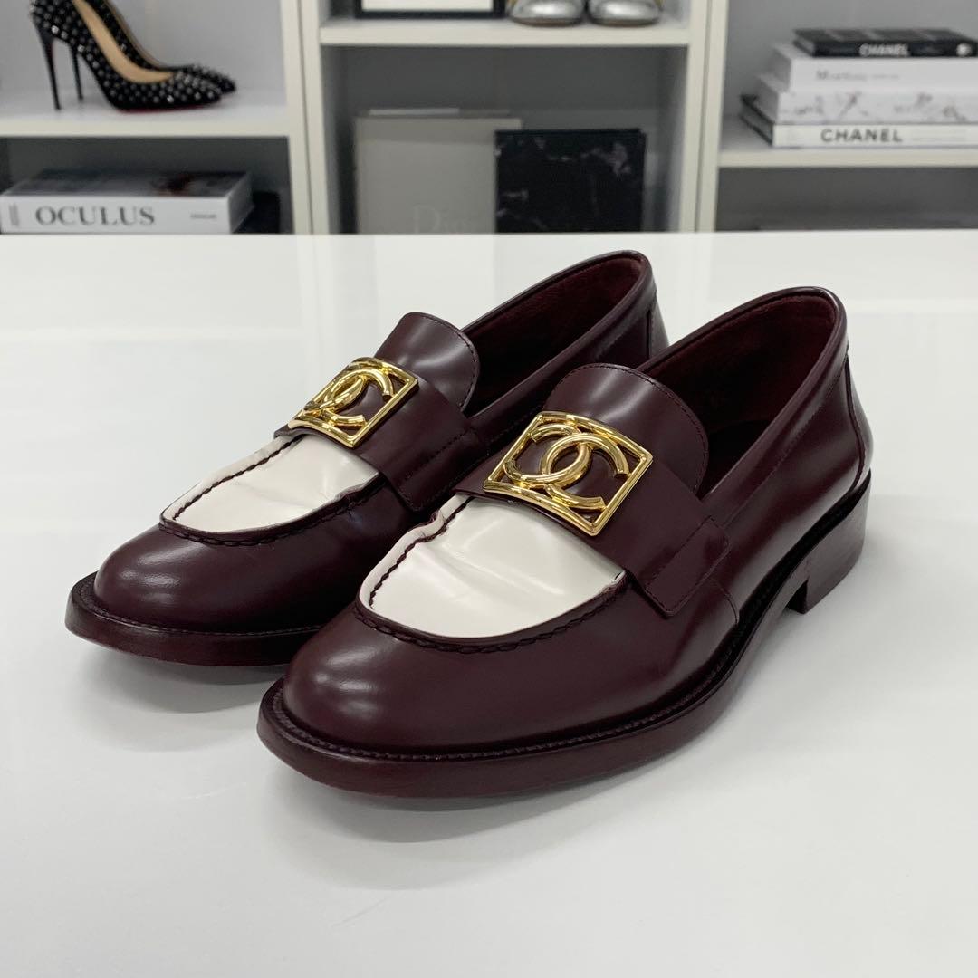 Chanel CC Logo Leather Loafers Burgundy White — view 3