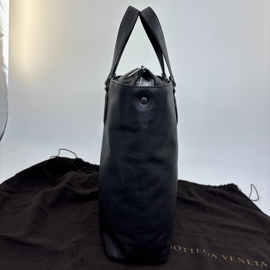Bottega Veneta Super Intrecciato Tote Black — view 3
