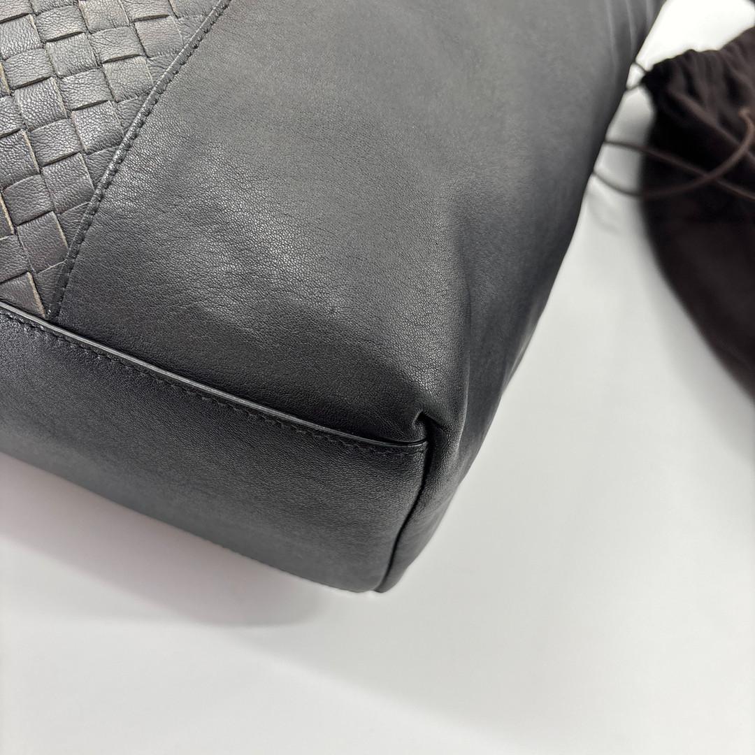 Bottega Veneta Super Intrecciato Tote Black — view 8