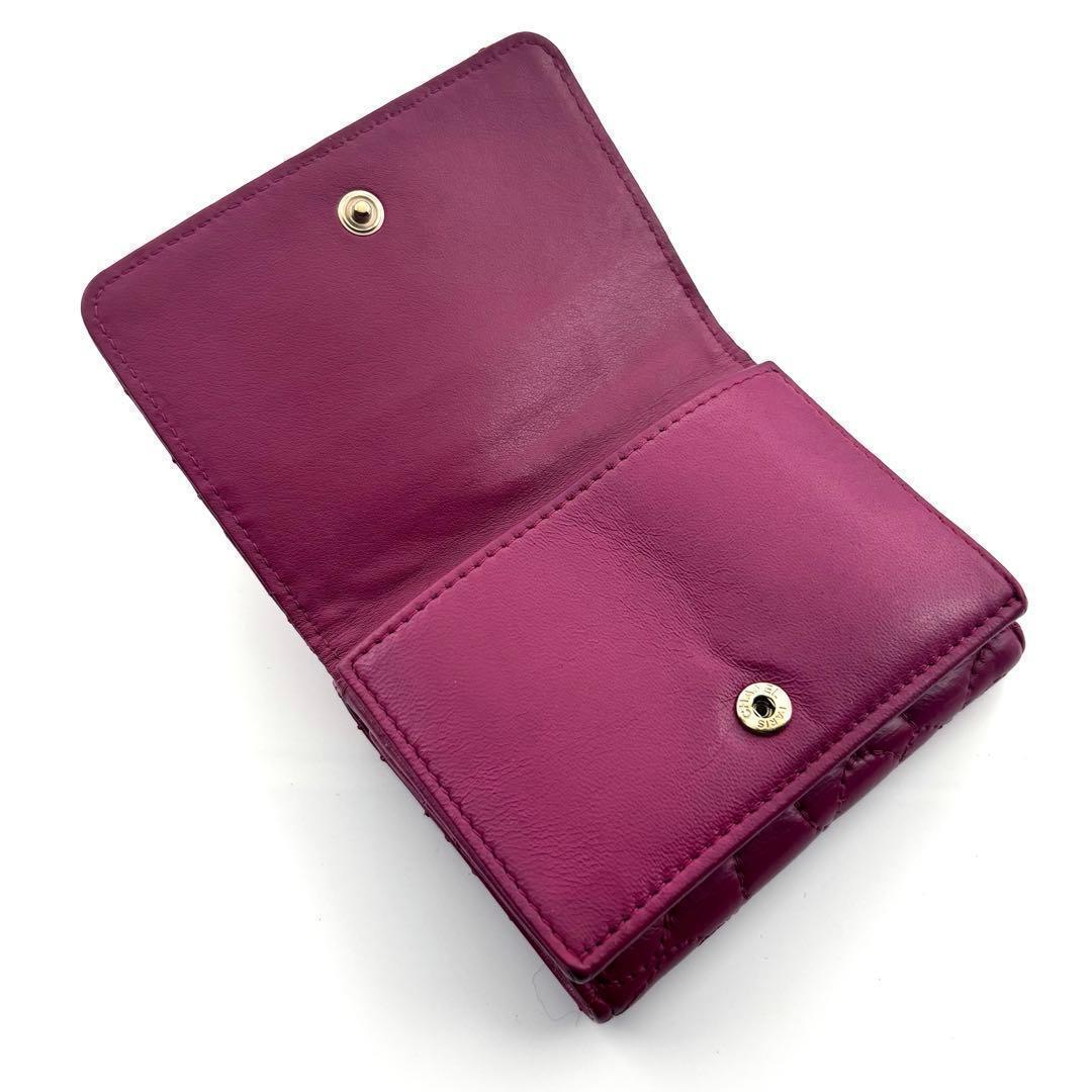 Chanel Wallet Camellia Stitch Trifold — view 4