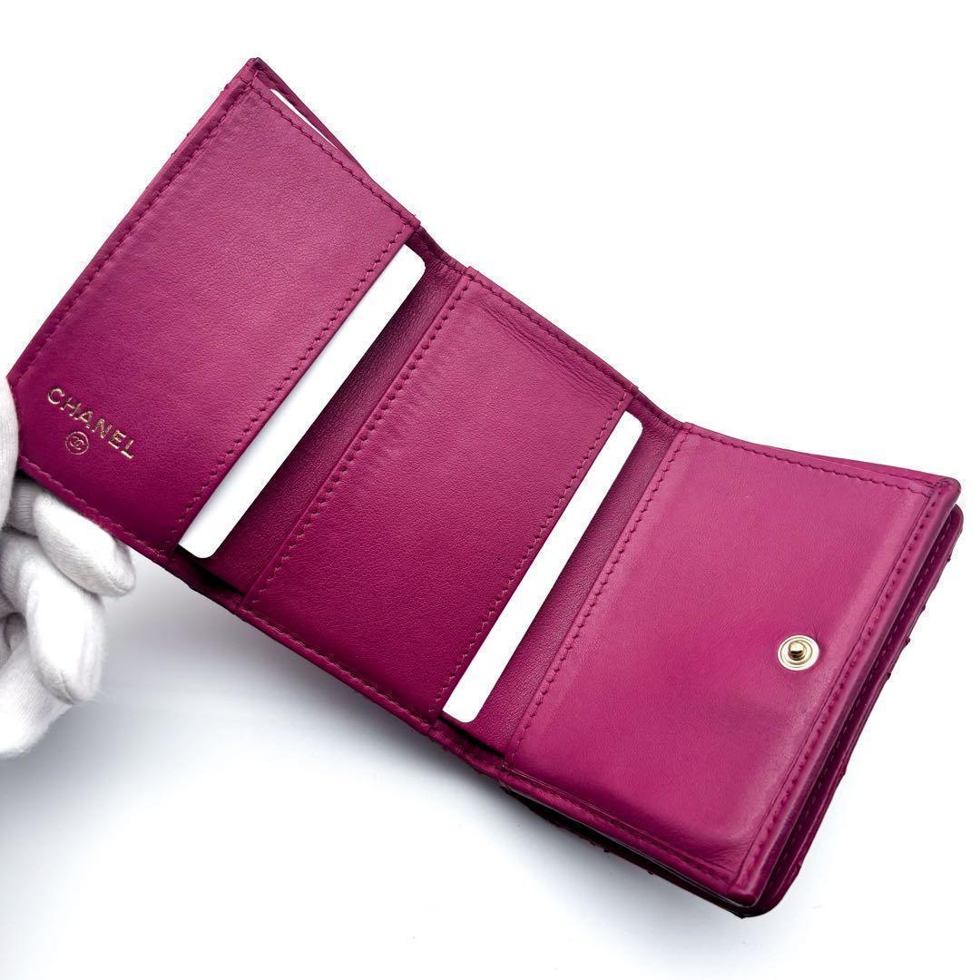 Chanel Wallet Camellia Stitch Trifold — view 7