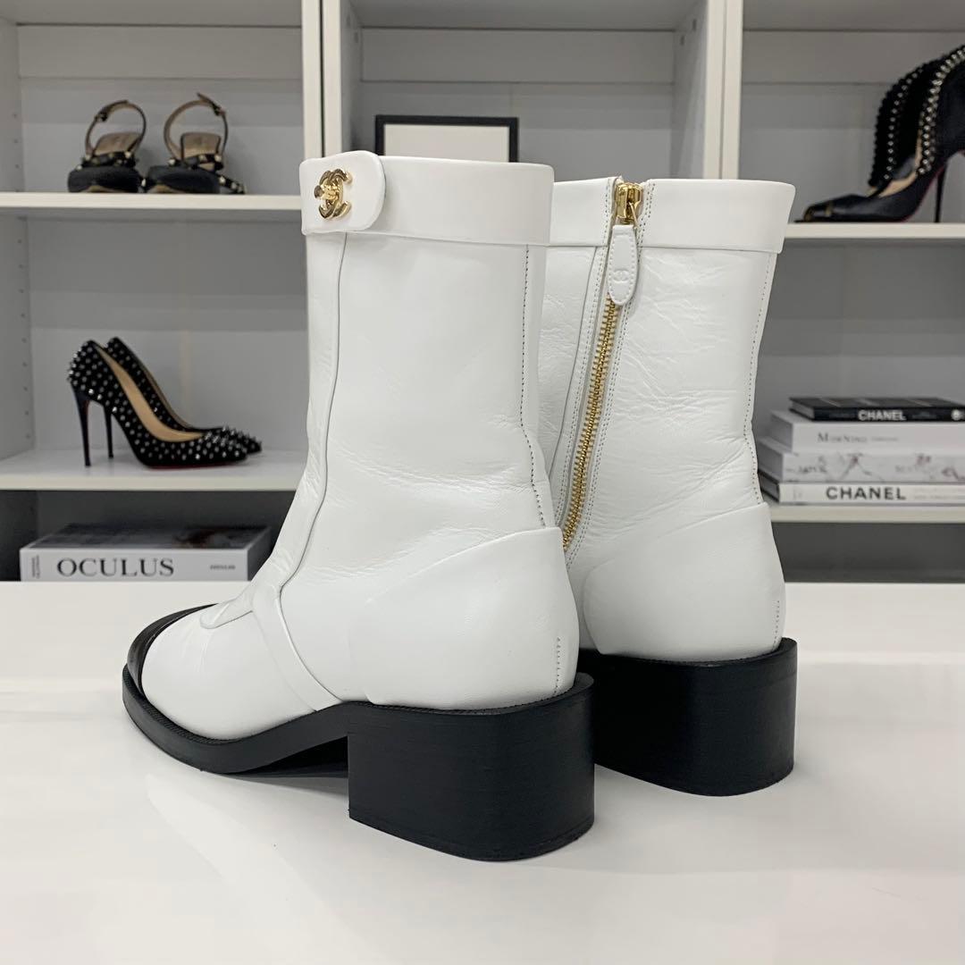 Chanel CC Logo Turnlock Leather Short Boots White Black — view 5