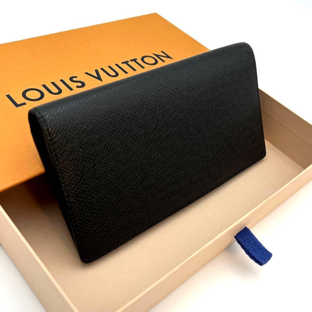 Louis Vuitton Taiga Metallic Portefeuille Brazza Wallet Black — view 2