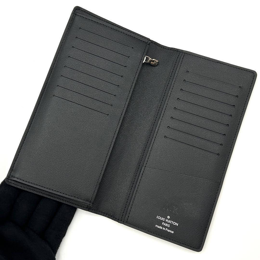 Louis Vuitton Taiga Metallic Portefeuille Brazza Wallet Black — view 3