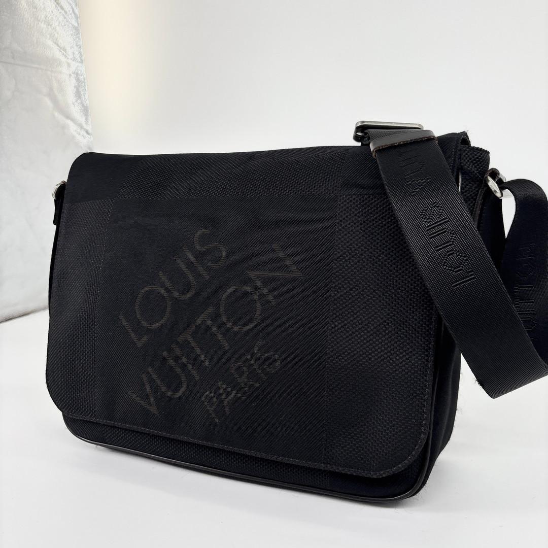 Louis Vuitton Damier Geant Petite Messager Shoulder — view 2