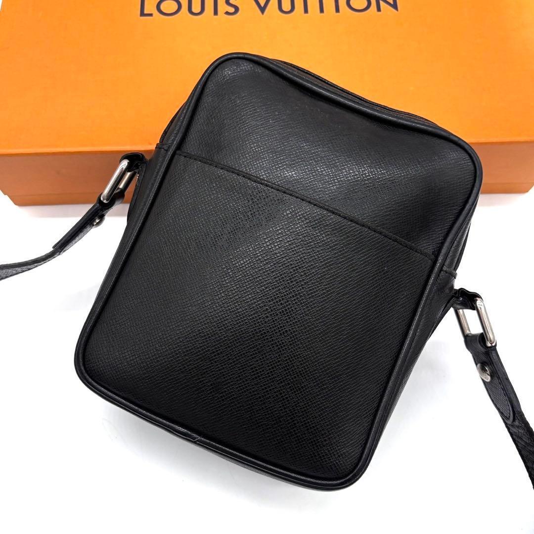 Louis Vuitton Taiga Dimitri Shoulder Bag Ardoise Black — view 2