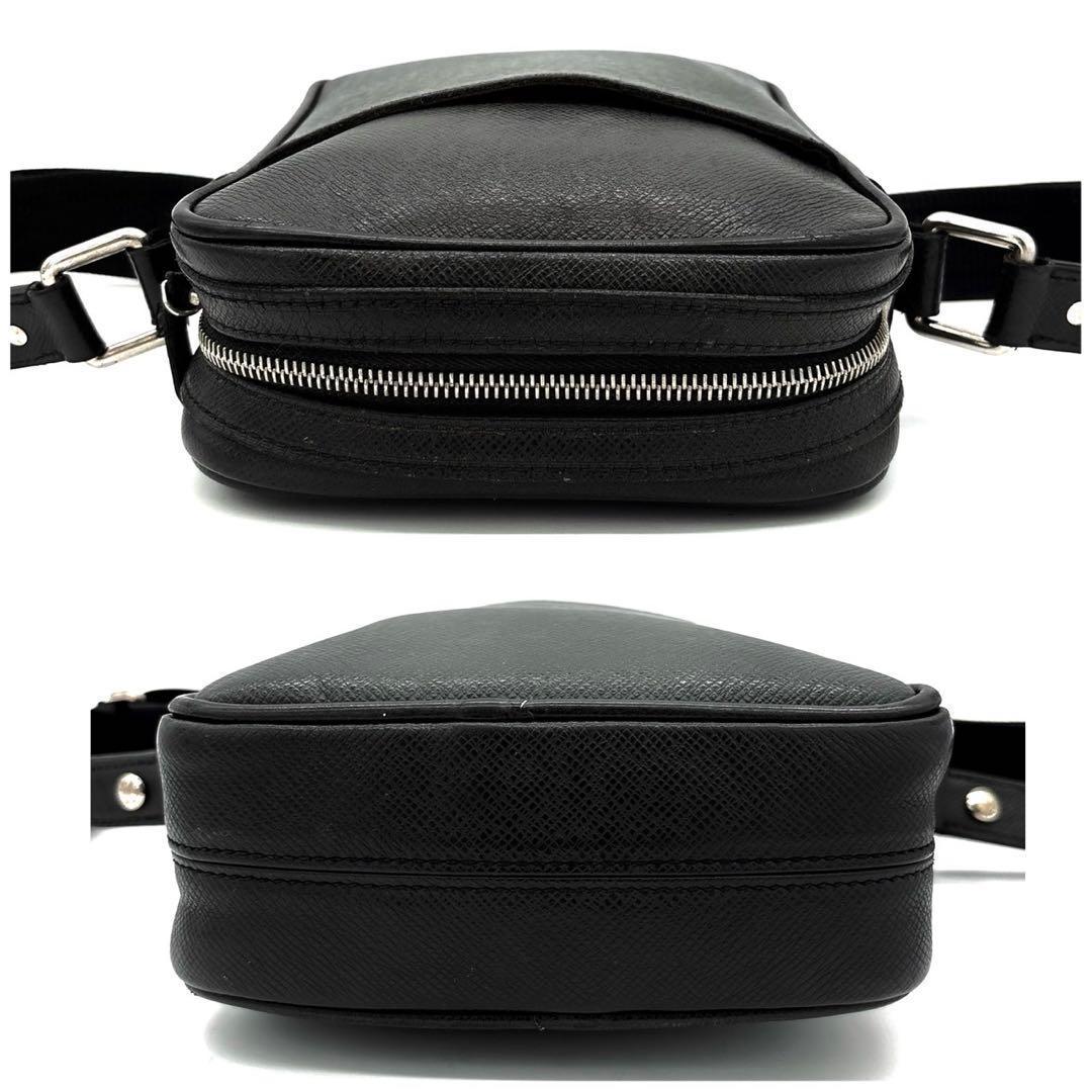 Louis Vuitton Taiga Dimitri Shoulder Bag Ardoise Black — view 5