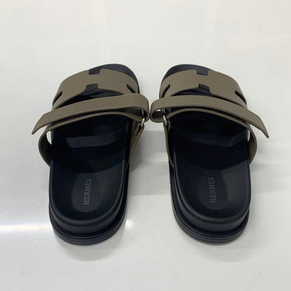 Hermes Chypre Leather Flat Sandals Grey Ge