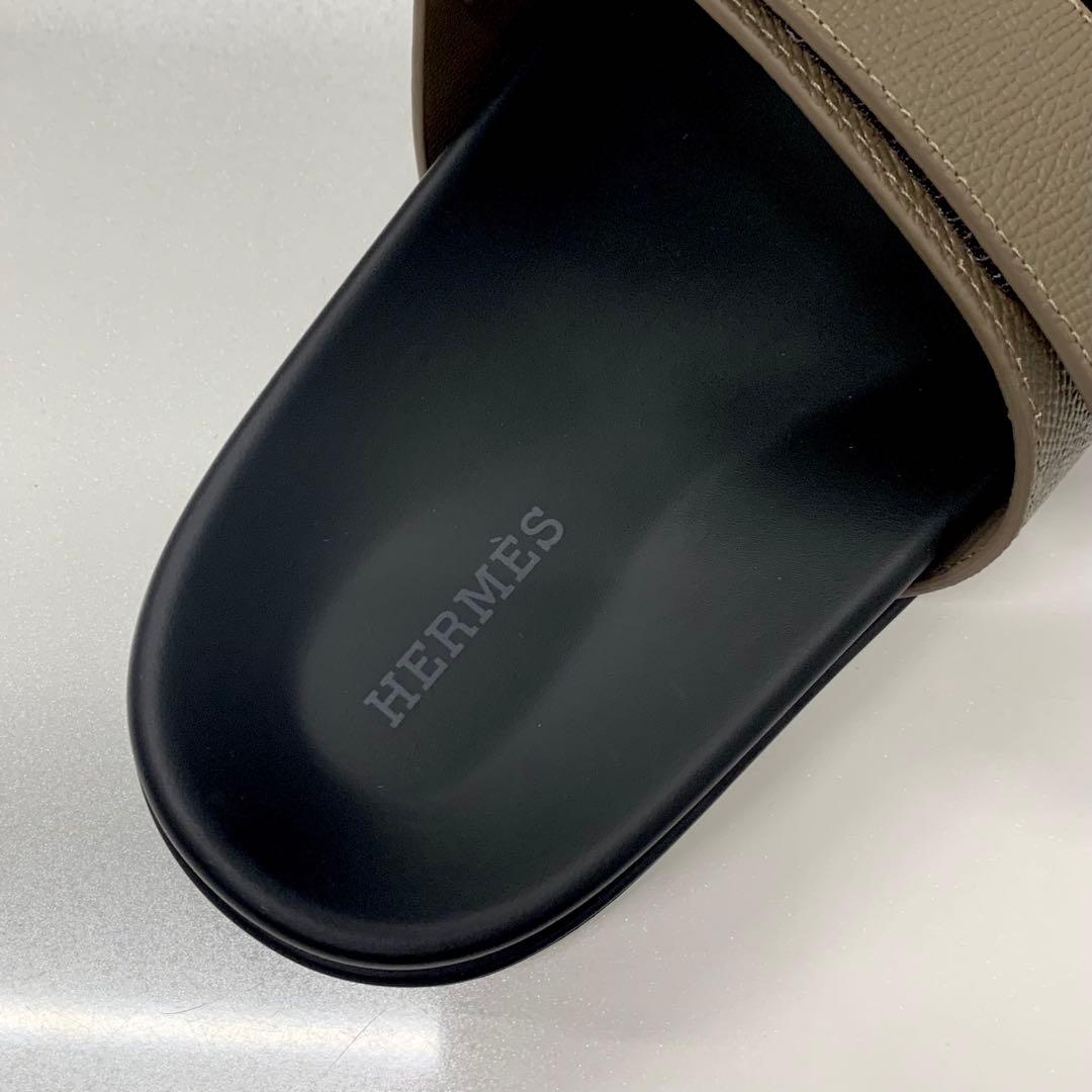 Hermes Chypre Leather Flat Sandals Grey Ge