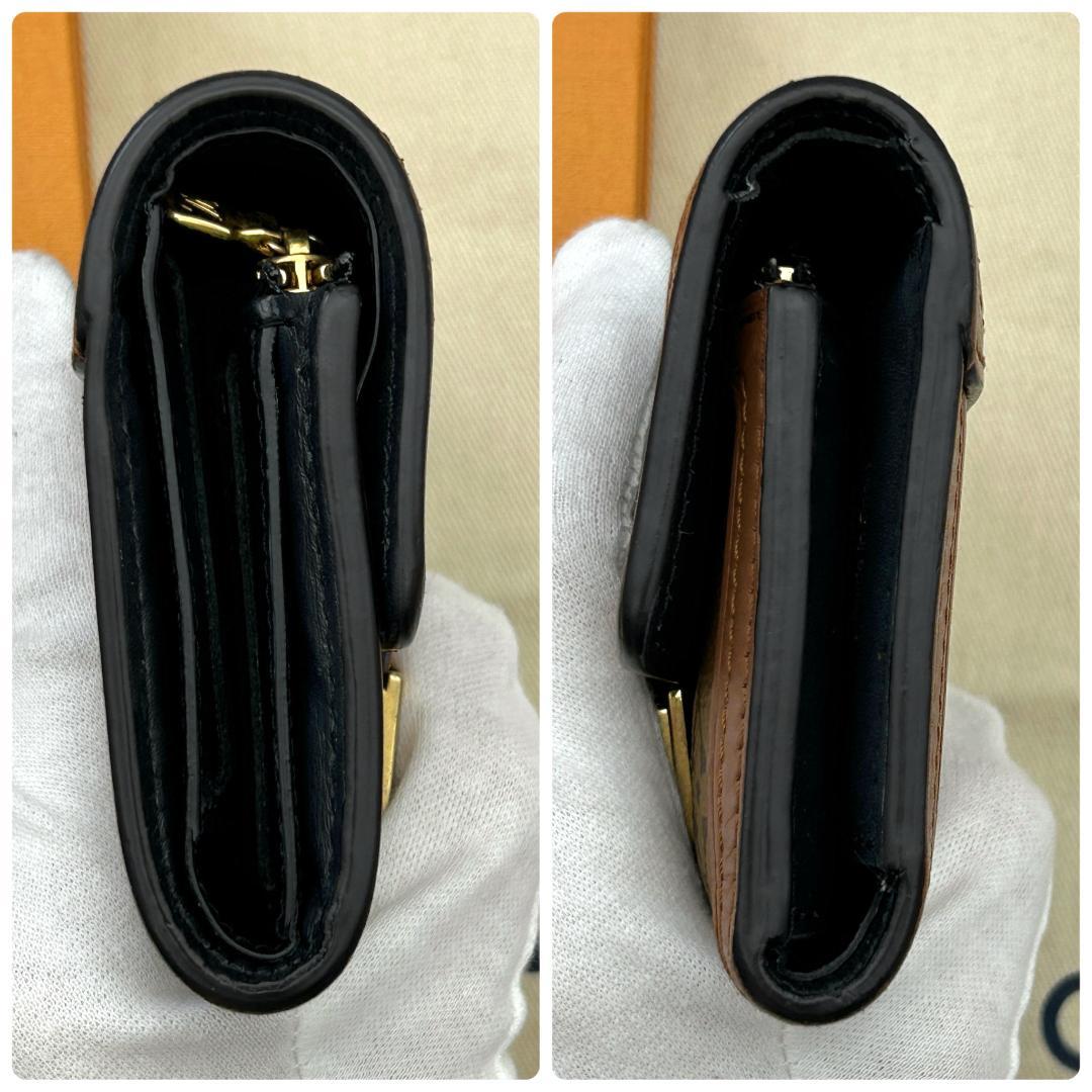 Louis Vuitton Portefeuille Dauphine Compact Fold Wallet