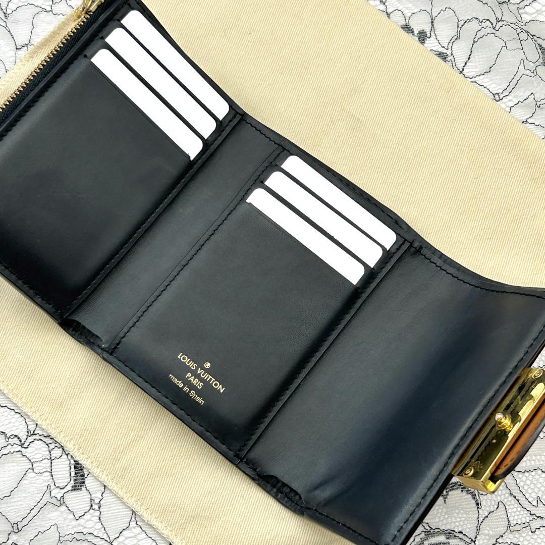 Louis Vuitton Portefeuille Dauphine Compact Fold Wallet