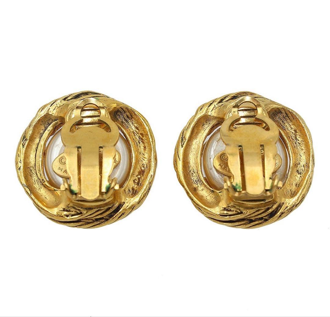 Chanel Fake Pearl Coco Mark Round Earring