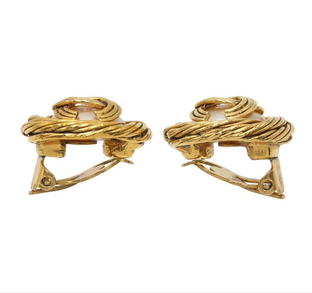 Chanel Fake Pearl Coco Mark Round Earring